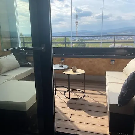 Luxury Penthouse With View 科希策