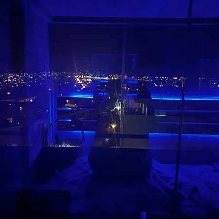Luxury Penthouse With View 科希策