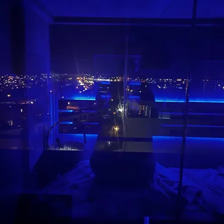 Luxury Penthouse With View *